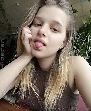 itslillybunny photo