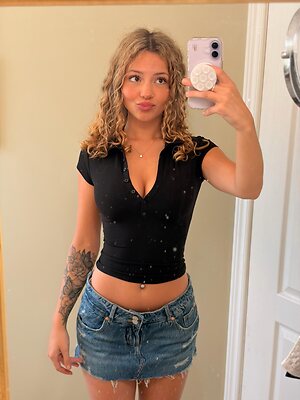 itsvalequinn Nude Leaked Photo #37