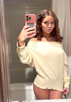 itsvalequinn Nude Leaked Photo #39