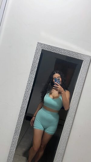 Itzel Nude Leaked Photo #25