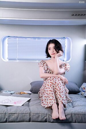 IU leaked photo #36