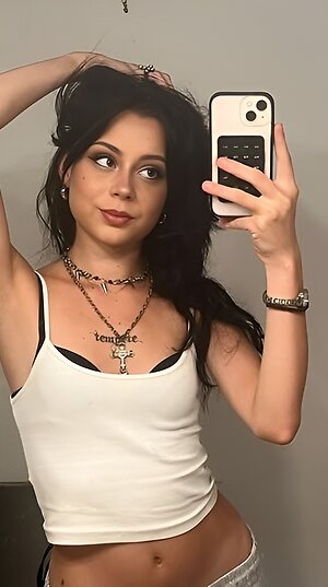 iunanovaa leaked photo #2