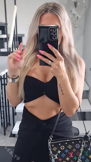 Iva Blondie photo