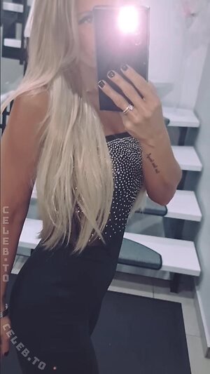 Iva Blondie photo