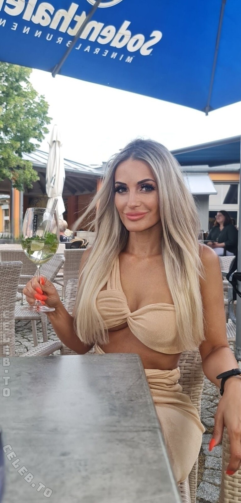 Iva Blondie photo