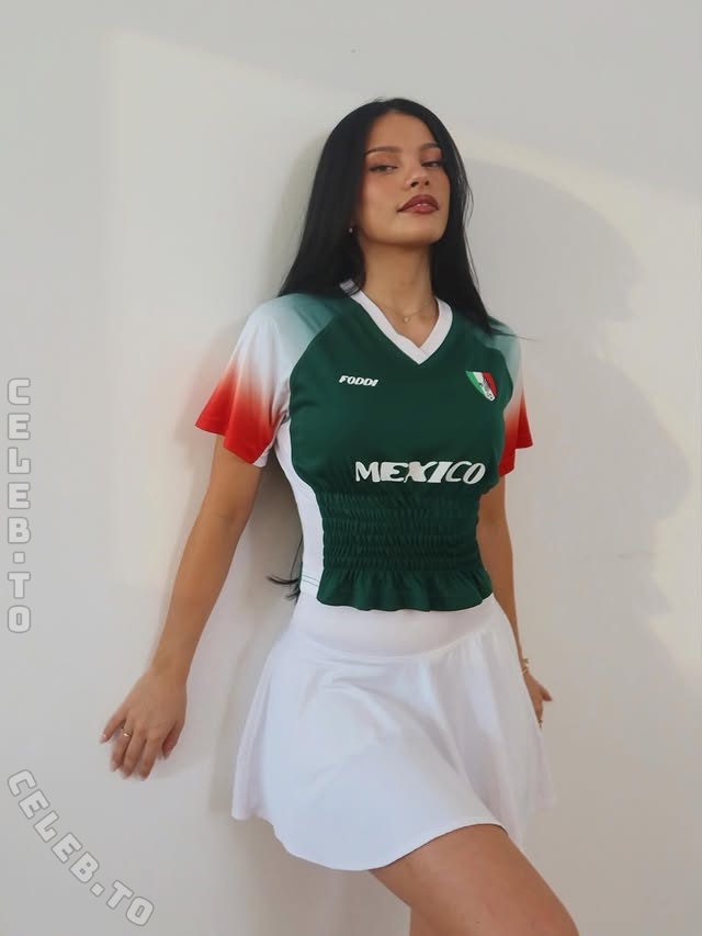 Ivana Santacruz photo