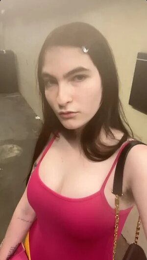 Ivy Wolk leaked photo #4