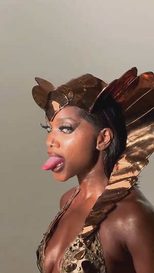 IZA leaked photo #33