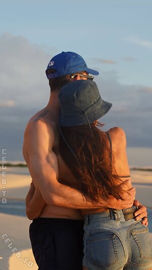 Izabel Goulart Nude Leaked Photo #113