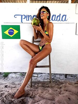 Izabel Goulart Nude Leaked Photo #168