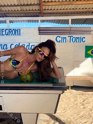 Izabel Goulart Nude Leaked Photo #177