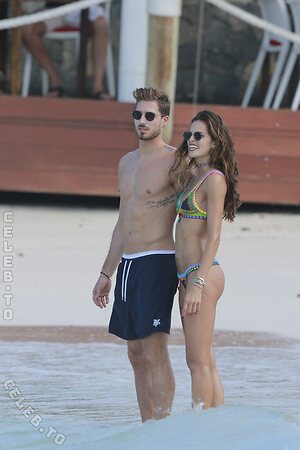 Izabel Goulart photo