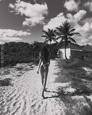 Izabel Goulart Nude Leaked Photo #223
