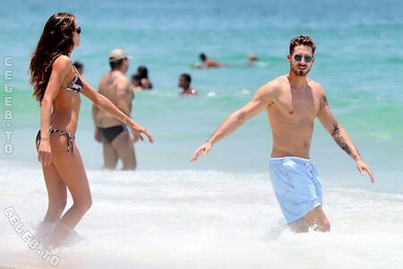 Izabel Goulart leaked photo #291