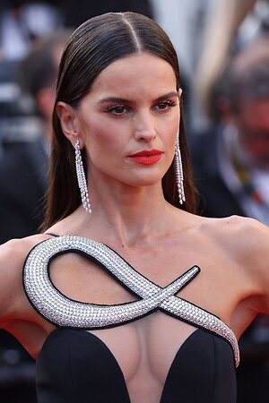 Izabel Goulart leaked photo #301