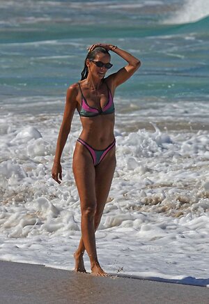 Izabel Goulart leaked photo #314