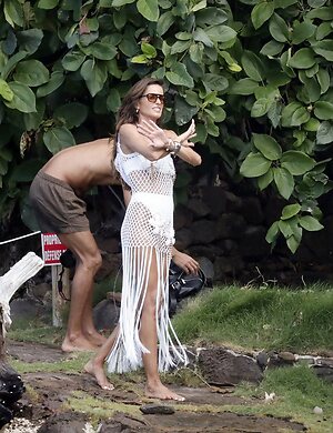 Izabel Goulart leaked photo #371