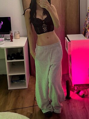 Izabell.tv leaked photo #9