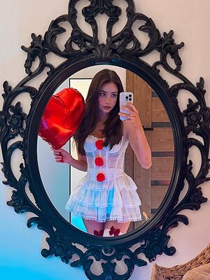 Izabell.tv leaked photo #20