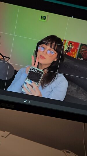 Izziibel leaked photo #22