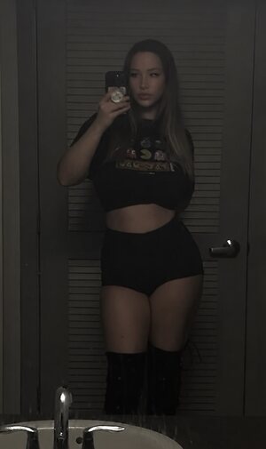 Izzy G leaked photo #6