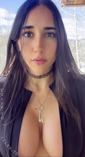 Izzy Green Nude Leaked Photo #8