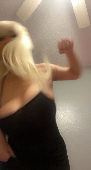 izzybon2 leaked photo #34