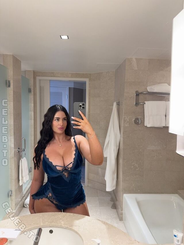 Izzyisveryspicy leaked photos