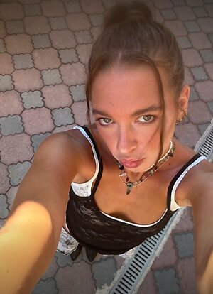 izzyxoxo8 leaked photo #3