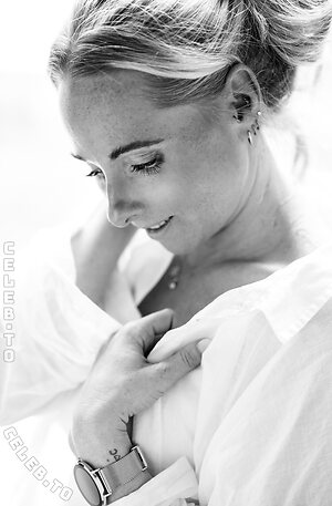Jacqueline Sparrow leaked photo #16