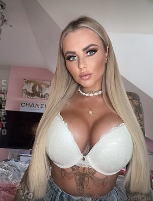 Jade Britani photo