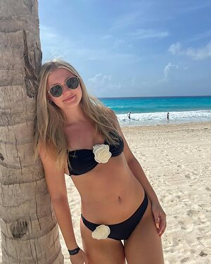 Jade.M.Robinson leaked photo #9