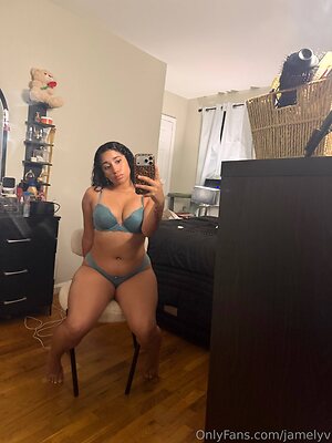 Jamely Vargas Nude Leaked Photo #2