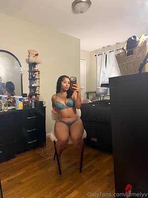 Jamely Vargas Nude Leaked Photo #5