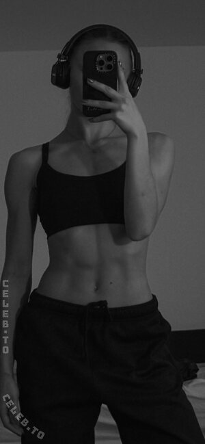 Jana Stefanie leaked photo #4