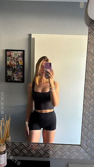 Jana Volz Nude Leaked Photo #14