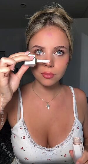 Janaajolie leaked photo #51