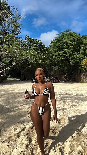 Janelle Monae Nude Leaked Photo #7