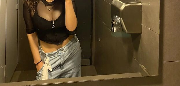 janemargolss leaked photo #7