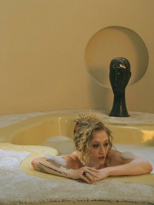 Janet Devlin leaked photo #6