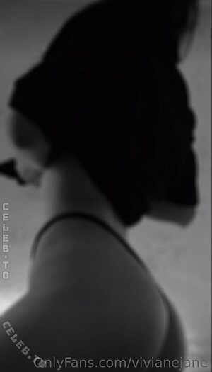 Janeviv Nude Leaked Photo #3