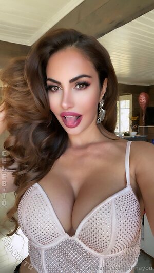 Janina Youssefian photo