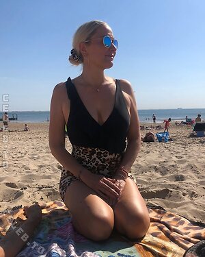 Janine Kunze Nude Leaked Photo #9