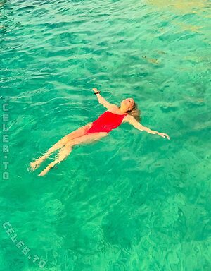 Janine Kunze photo