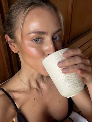 Janni Deler leaked photo #41