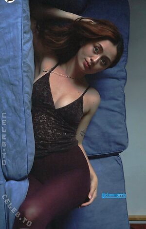 Jasmine Thompson photo