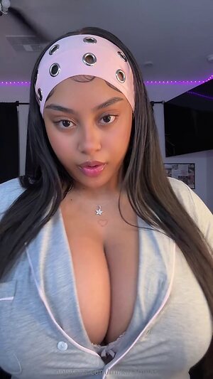 Jasmyn Aaliyah leaked photo #4