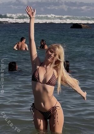 Jellina Nude Leaked Photo #2