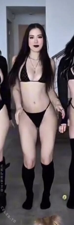 Jenfoxxuwu leaked photo #60