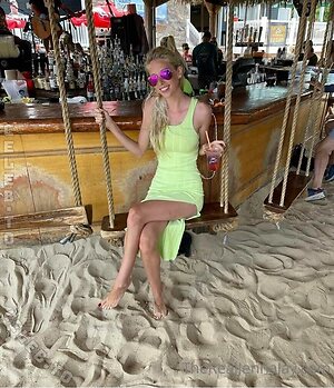 Jenna Jay photo